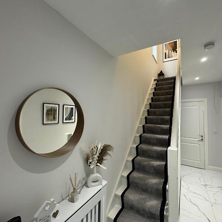 Modern Double & Single Room With Cozy Vibes アシー エクステリア 写真