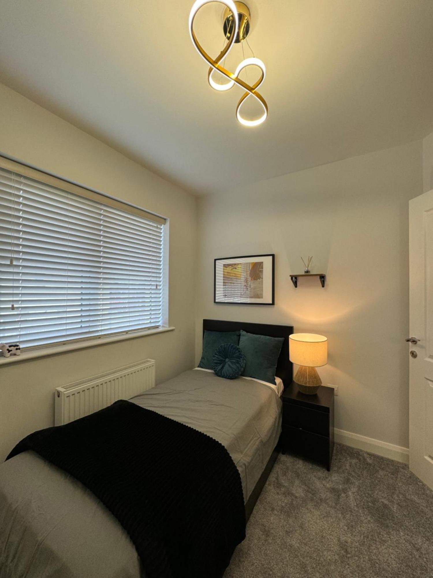 Modern Double & Single Room With Cozy Vibes アシー エクステリア 写真