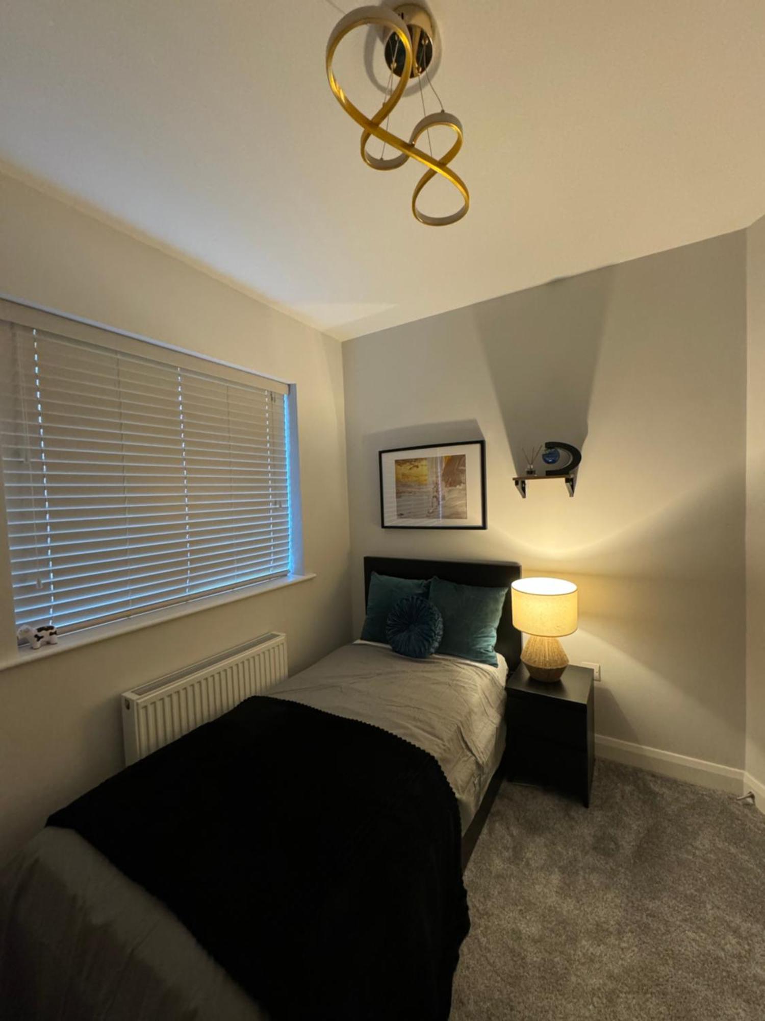 Modern Double & Single Room With Cozy Vibes アシー エクステリア 写真