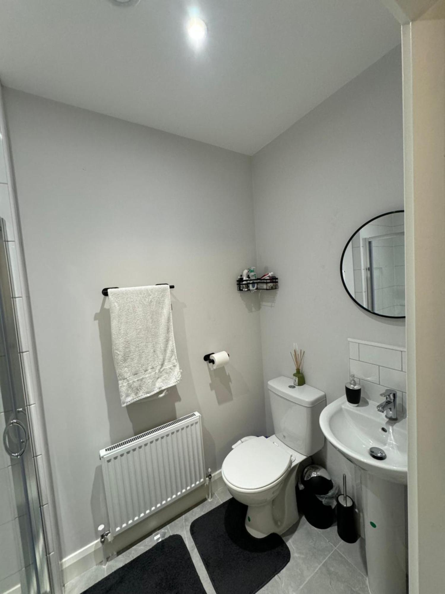 Modern Double & Single Room With Cozy Vibes アシー エクステリア 写真